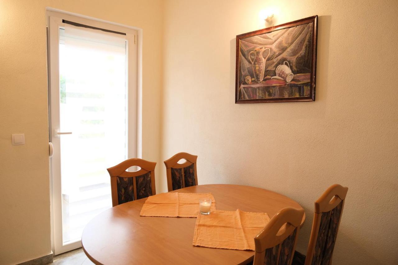 Apartments Jasmina Utjeha Ngoại thất bức ảnh
